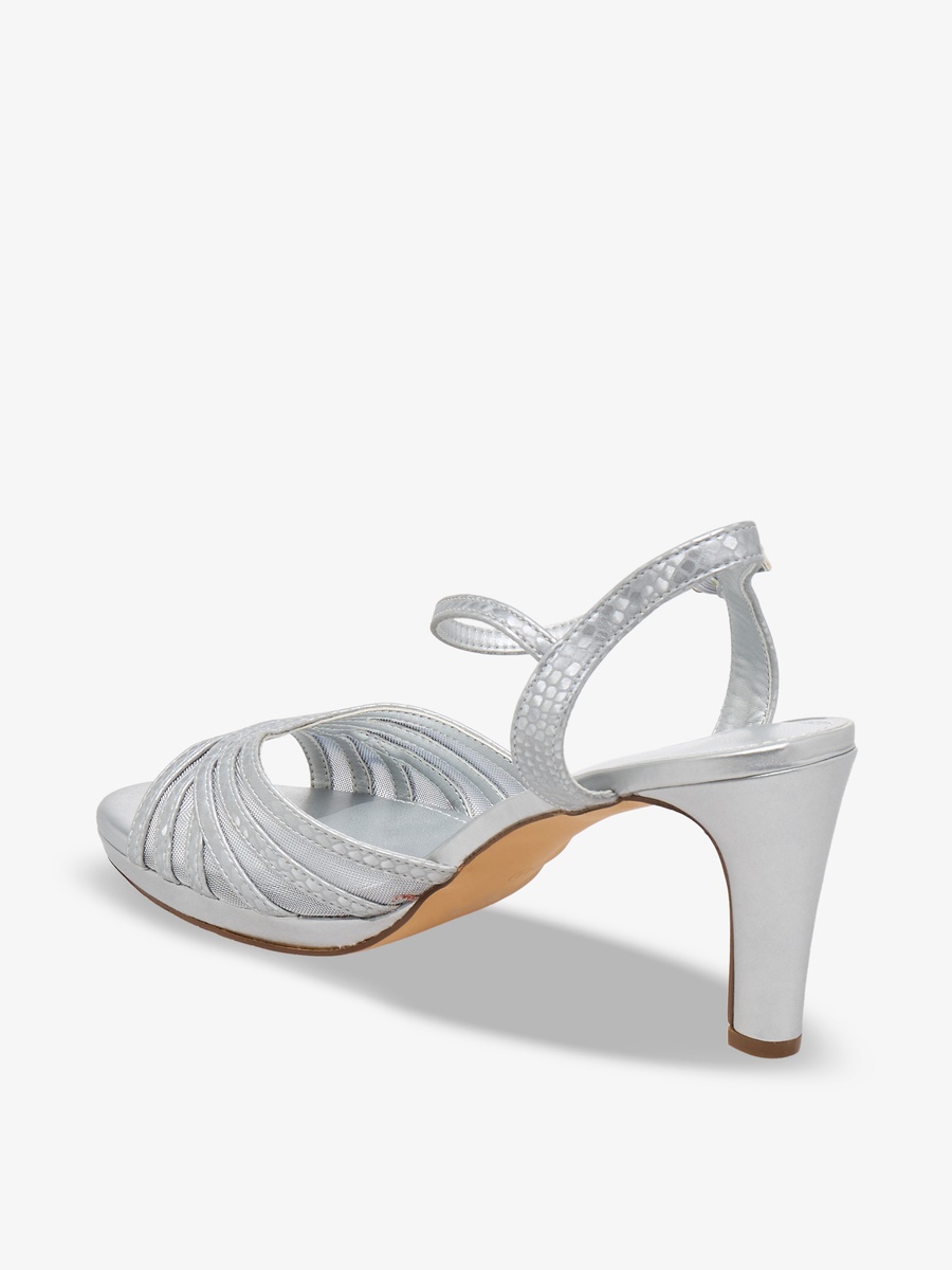 Women Strappy Buckle Closure Sandals