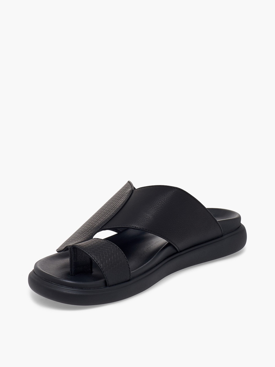 Men Textured Arabic Sandals