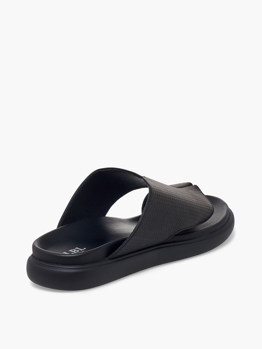 Men Textured Arabic Sandals