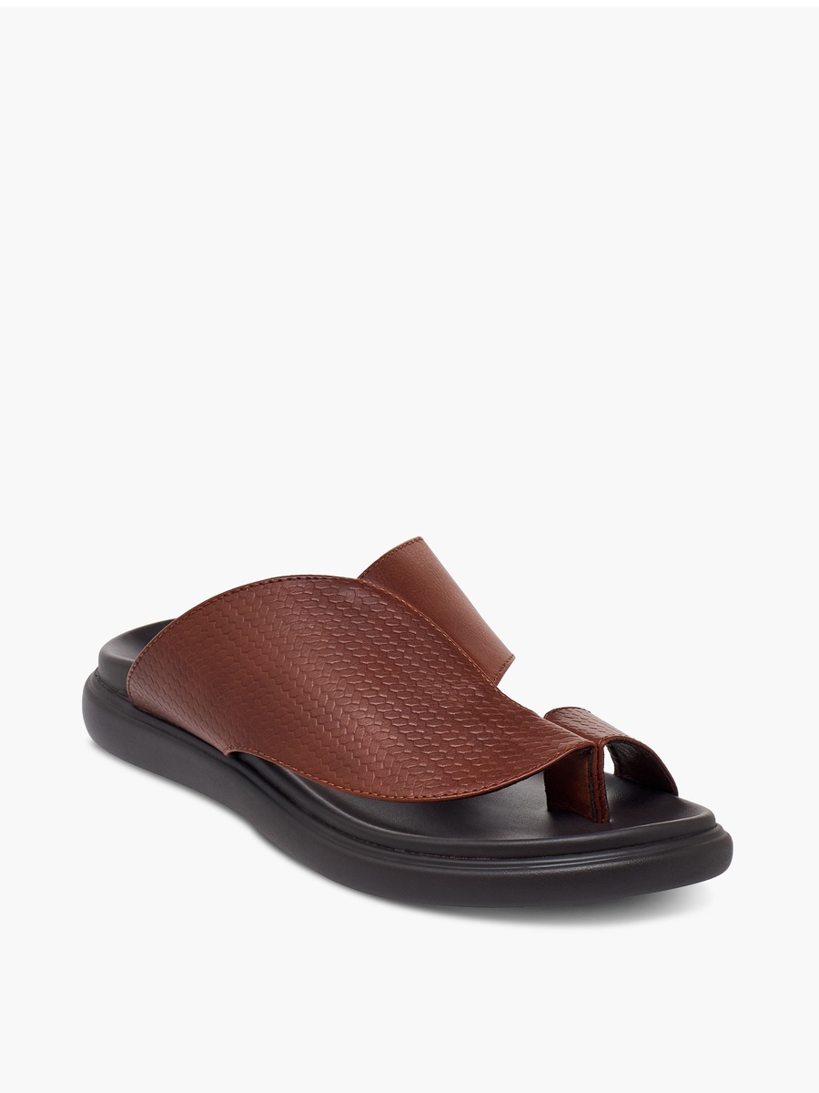 Men Textured Arabic Sandals