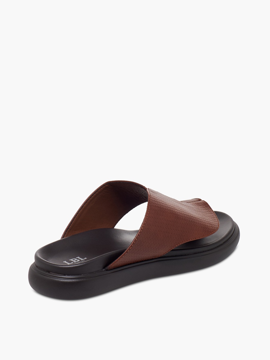 Men Textured Arabic Sandals