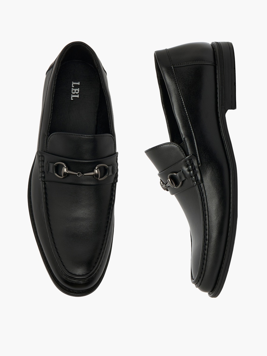 Men Metallic Accent Loafers