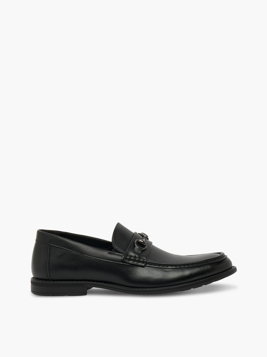 Men Metallic Accent Loafers