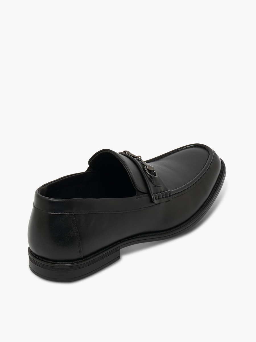 Men Metallic Accent Loafers
