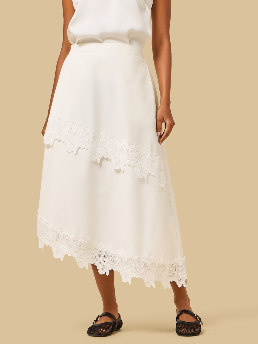 Lace Trim Asymmetric Skirt