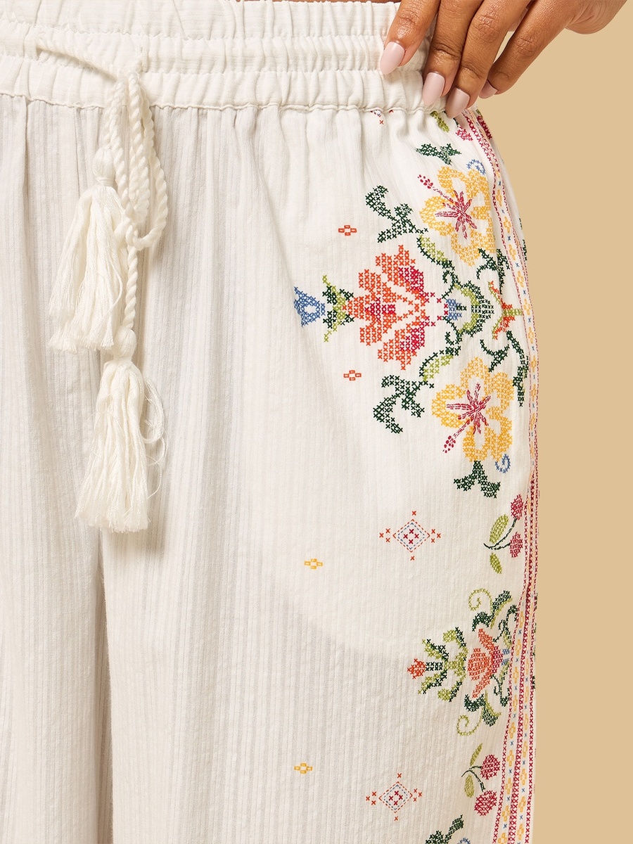 Floral Print Wide Leg Pants with Scalloped Hem