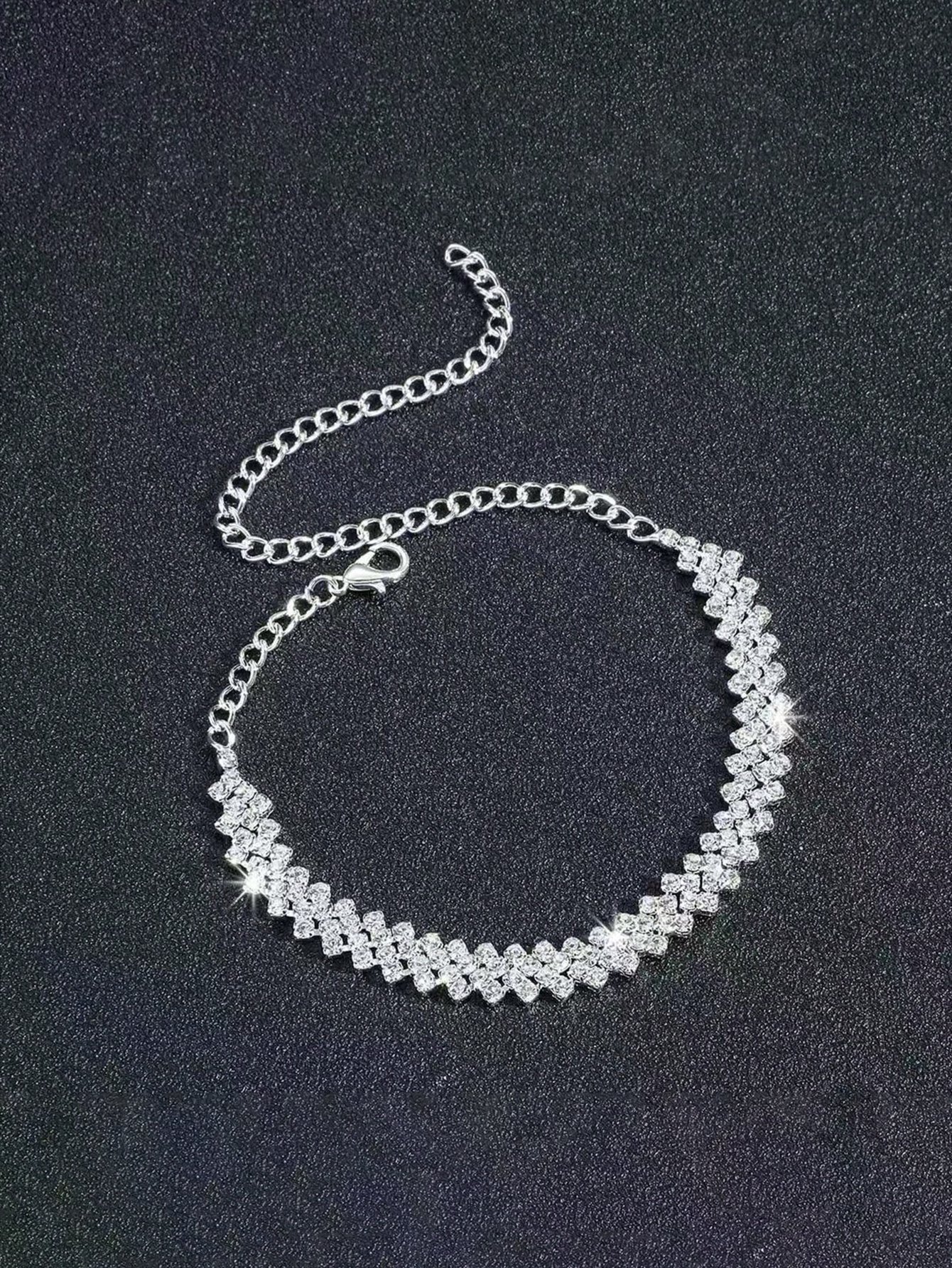 Sparkling Silver Link Bracelet for Women - Casual Wear.