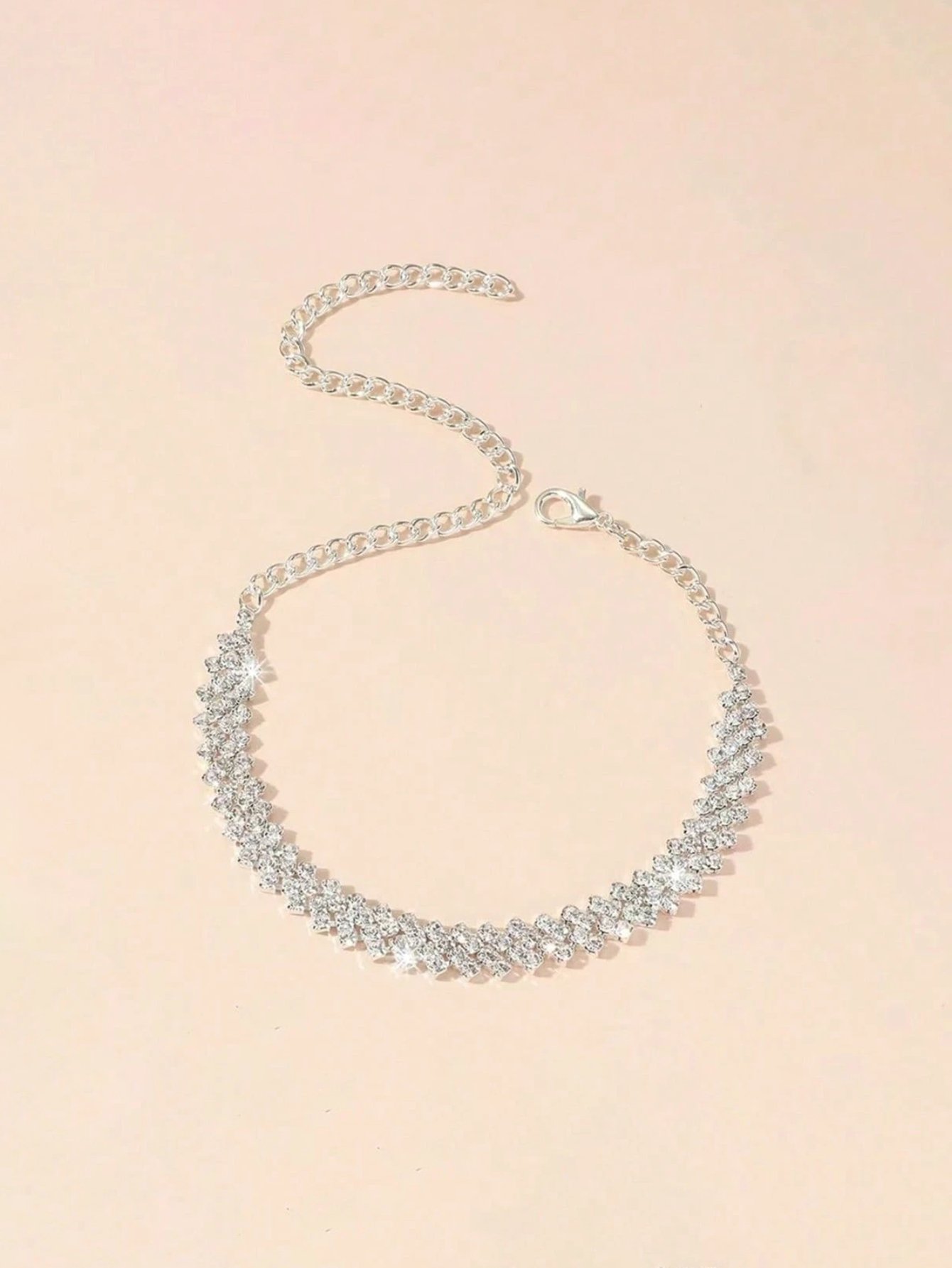 Sparkling Silver Link Bracelet for Women - Casual Wear.