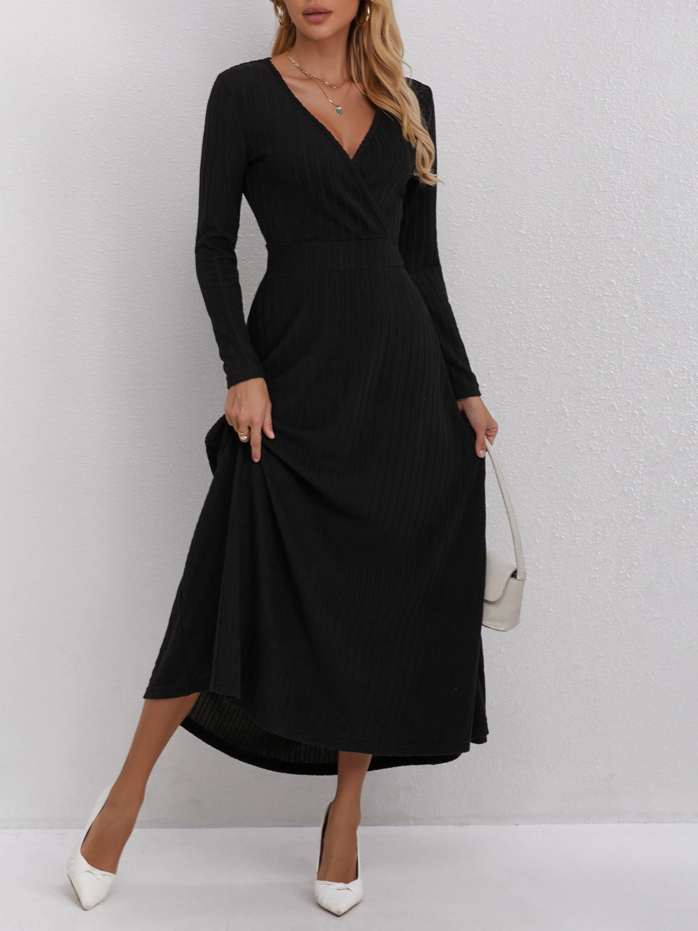 Black Ribbed V-Neck Long Sleeve Maxi Dress
