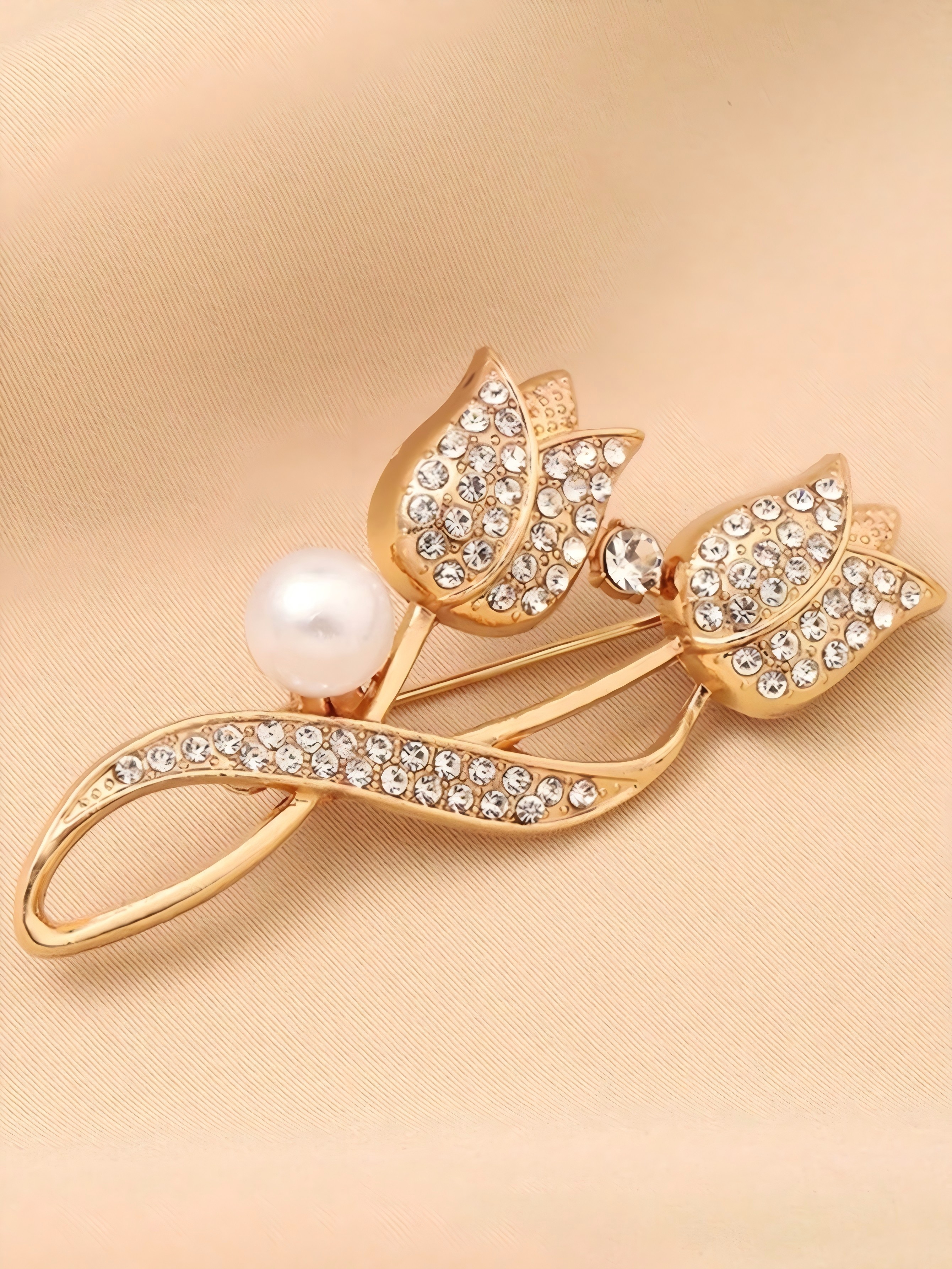 1 tulip flower pearl brooch