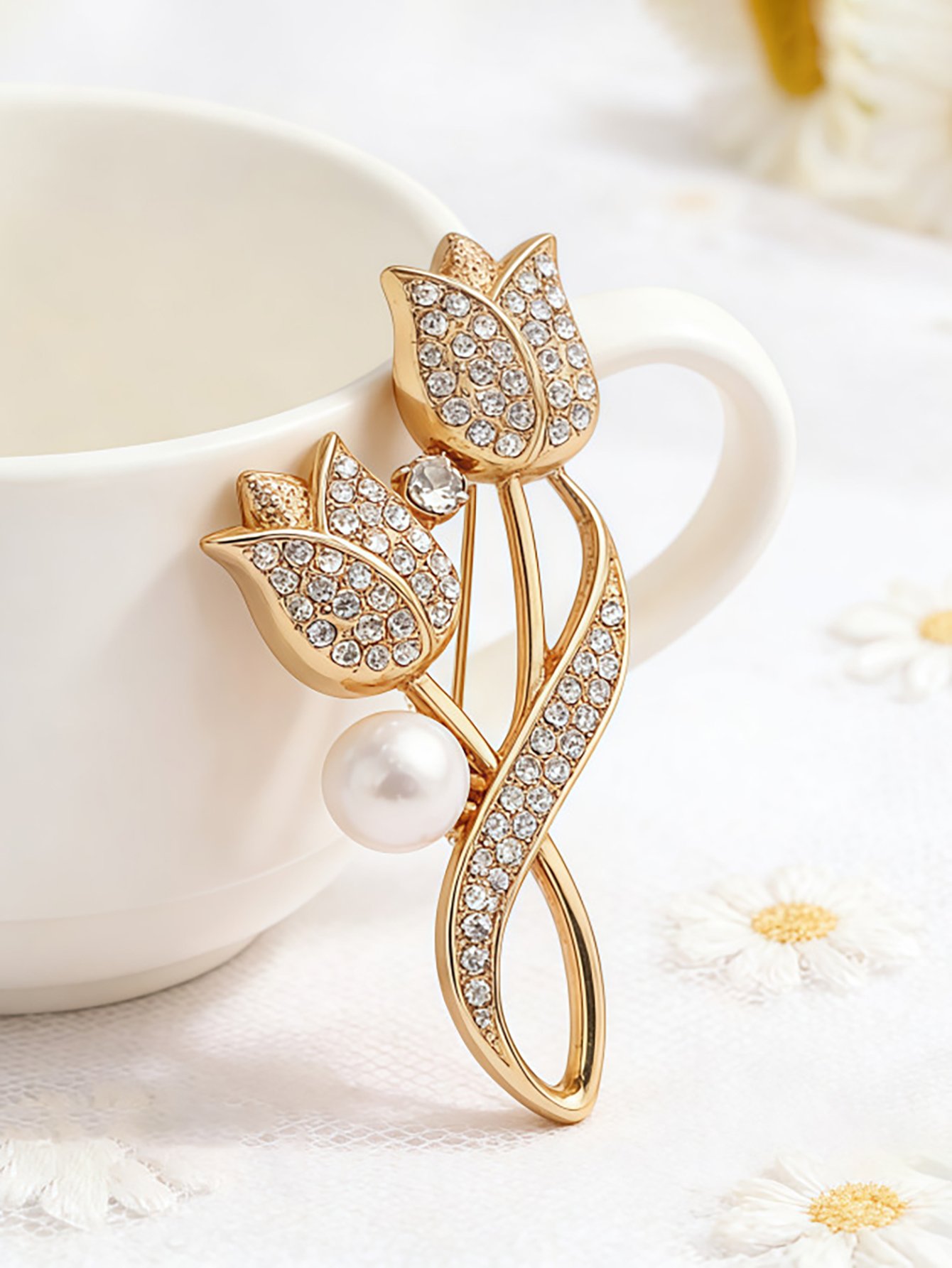 1 tulip flower pearl brooch