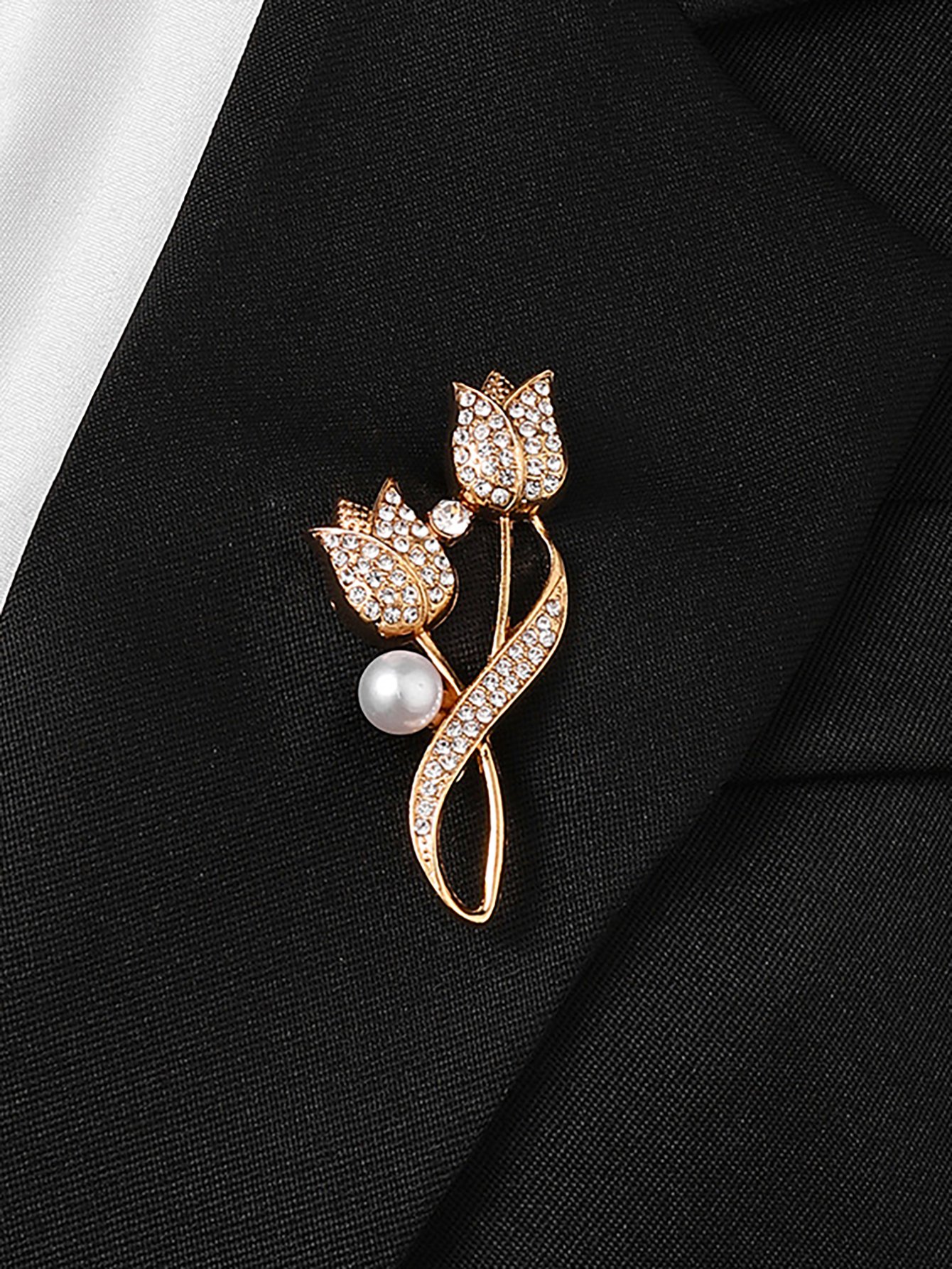 1 tulip flower pearl brooch