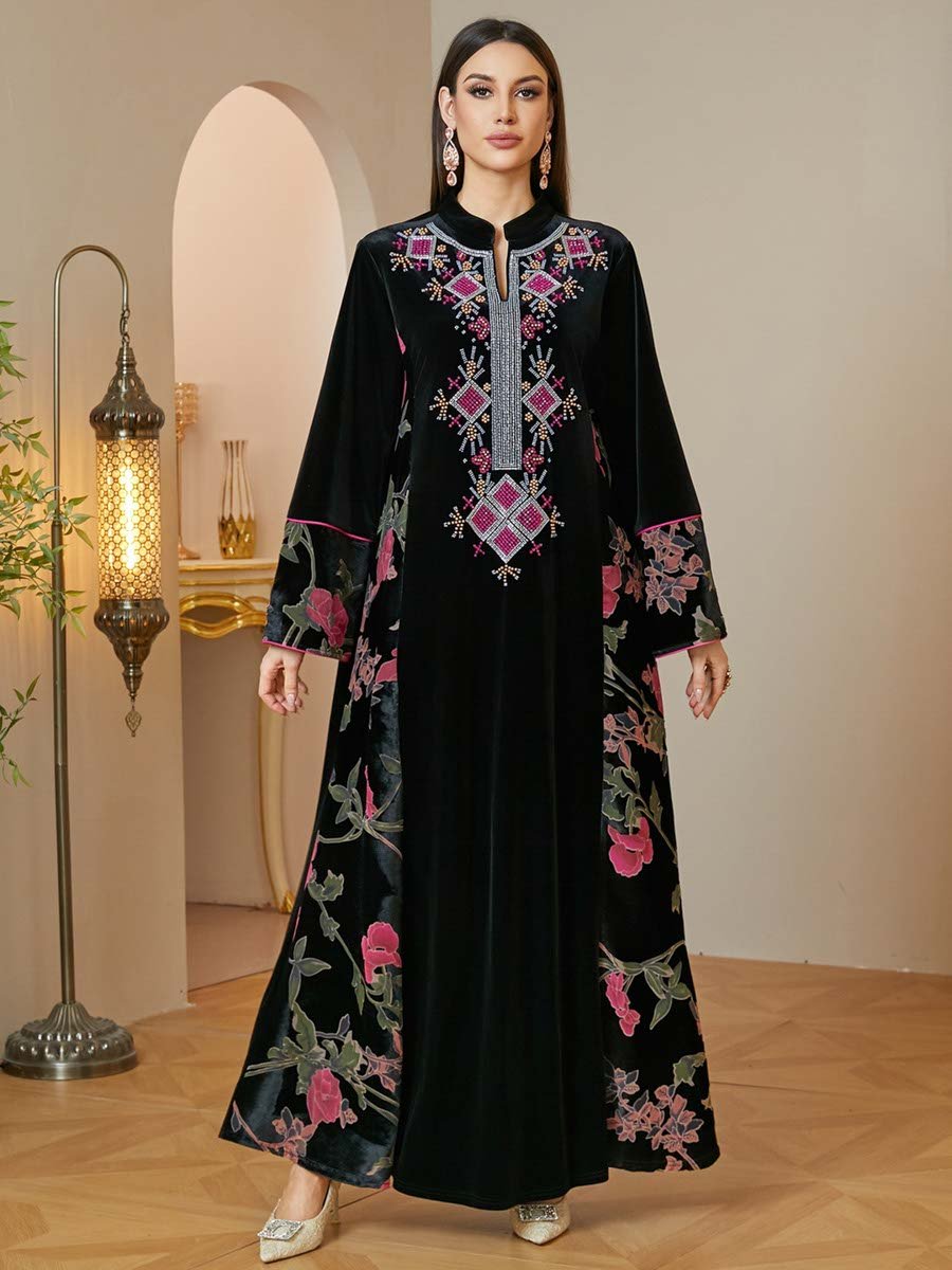 جلابية طويلة مطرزة باللون الأسود