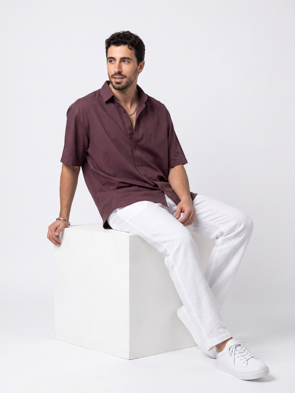 Mens Maroon Plain Spread Collar Casual Shirt