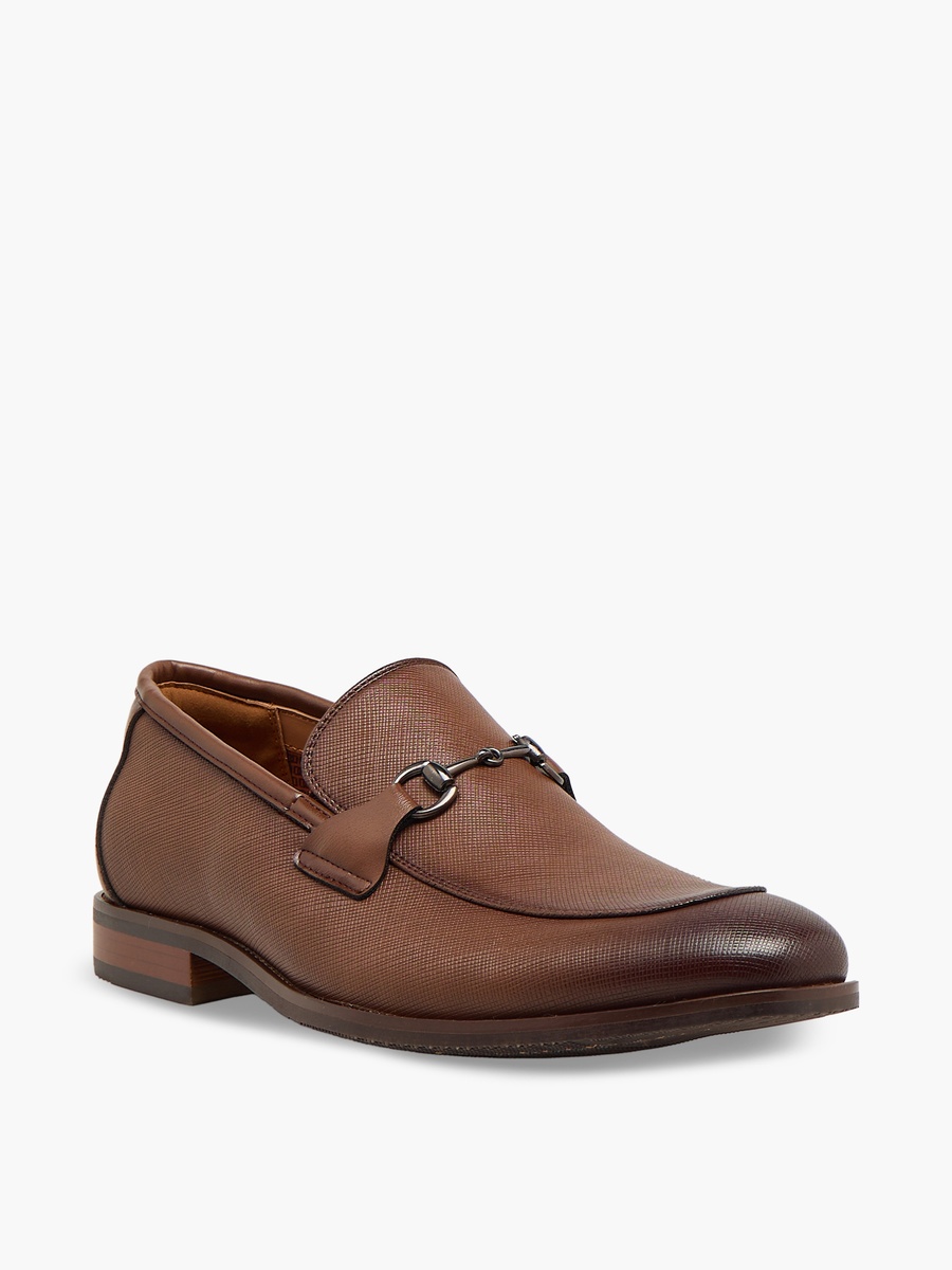 Men Metal Accent Loafers