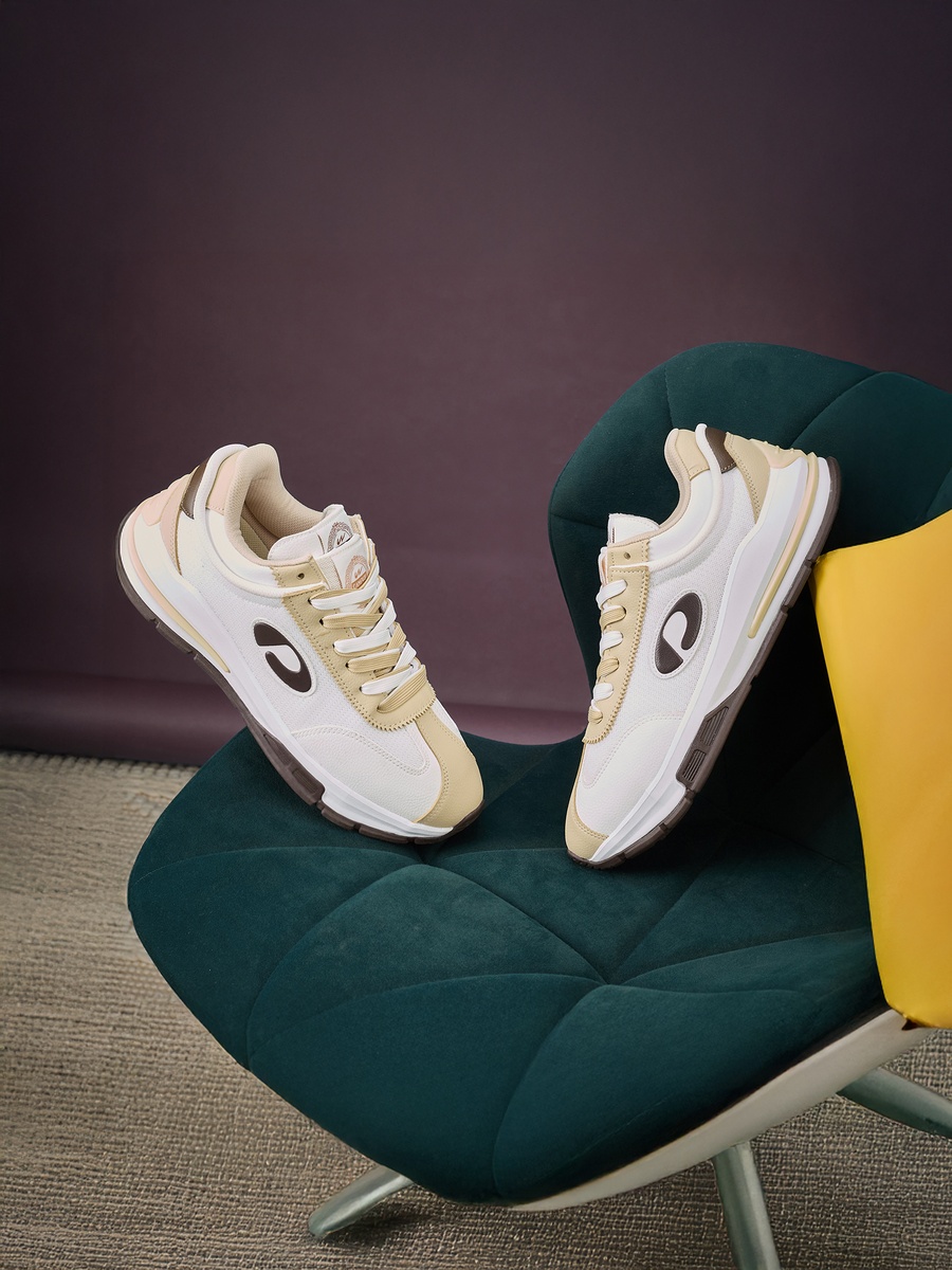 Men White Pixar Bubble Yoga Max Lace-Up Sneakers