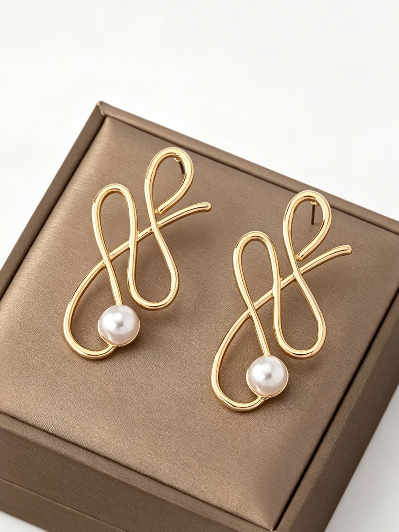 Gold Pearl Abstract Hoop Earrings for Women - Casual Style