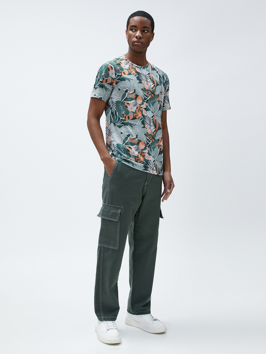 Leaf Printed Crew Neck Slim Fit T-Shirt with Short Sleeves