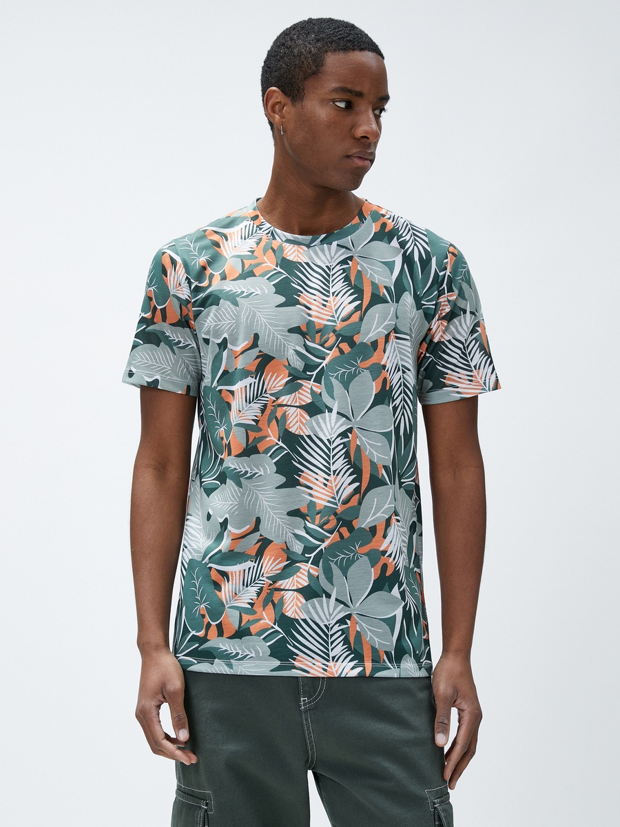 Leaf Printed Crew Neck Slim Fit T-Shirt with Short Sleeves