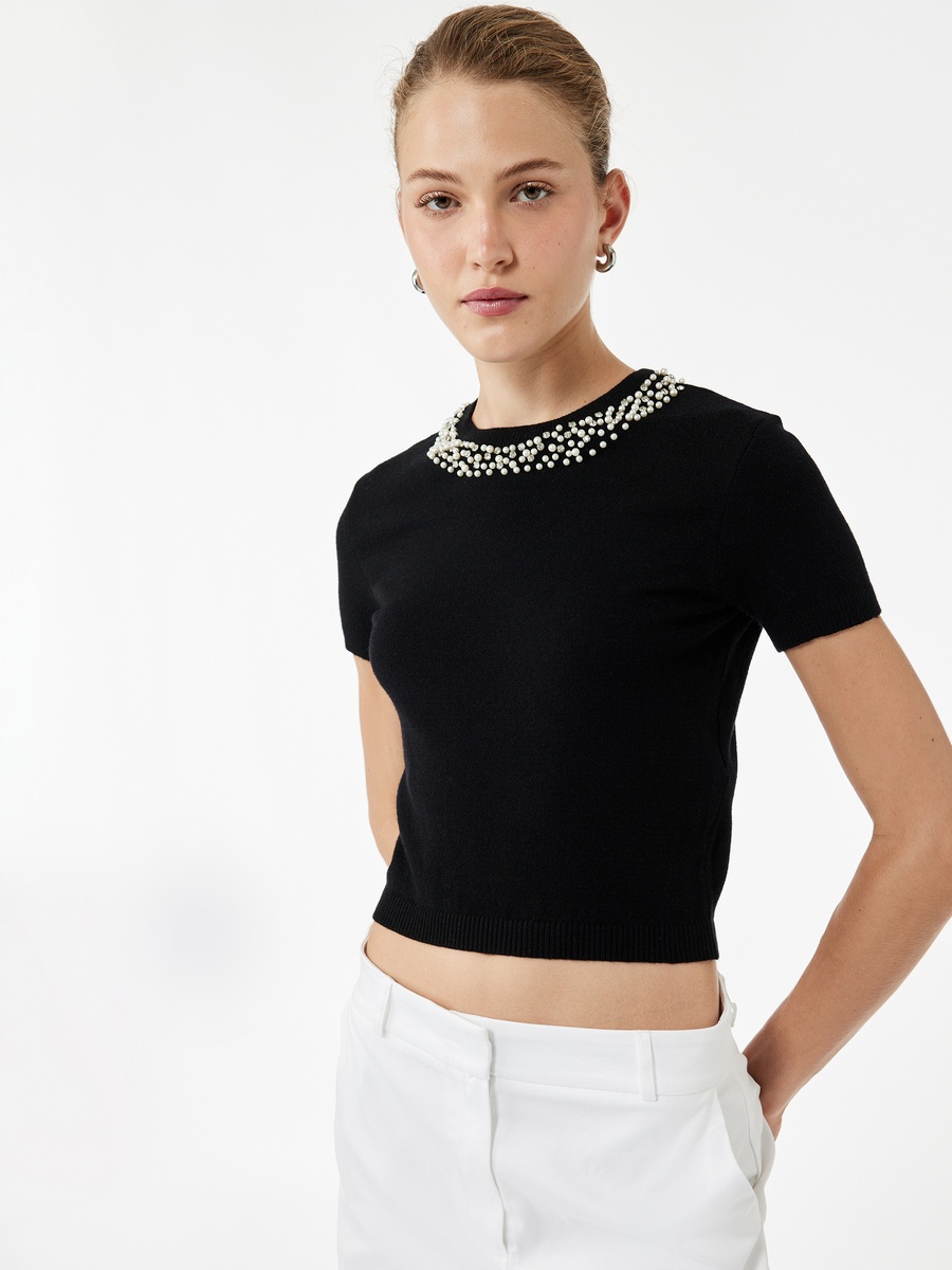 Embellished Neck Short Sleeves Crop Knit Sweater