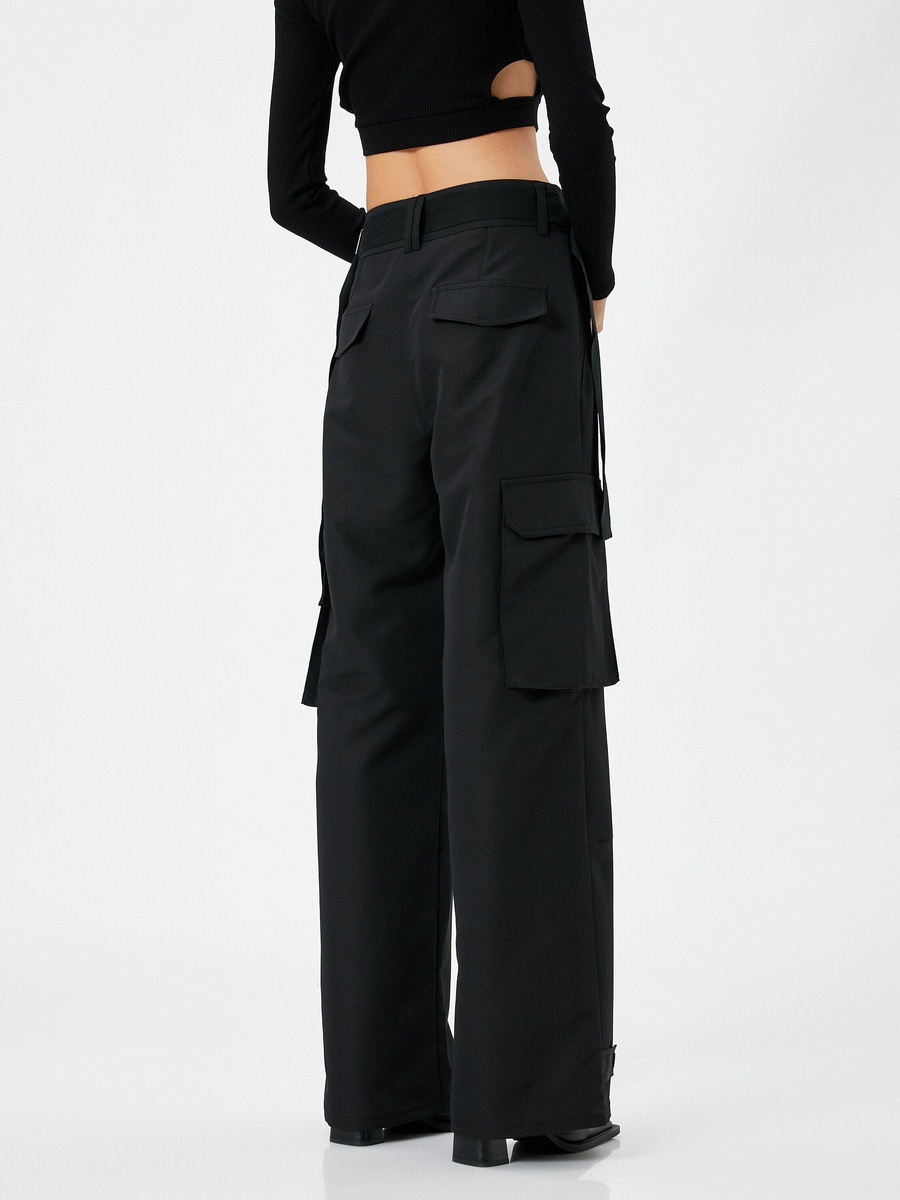 Mid Rise Pocket Detail Cargo Pants