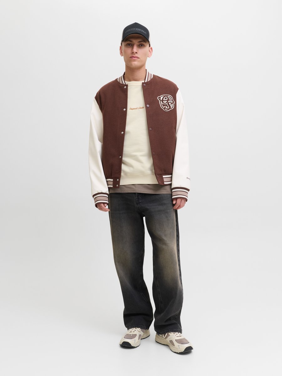 Cream Pullover Sweatshirt with Long Sleeves