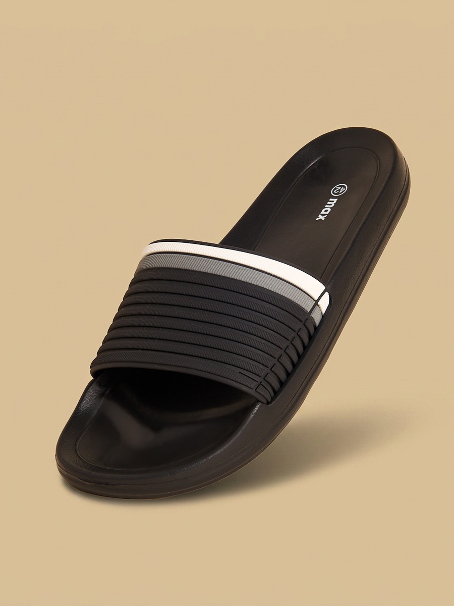 Textured Beach Slippers
