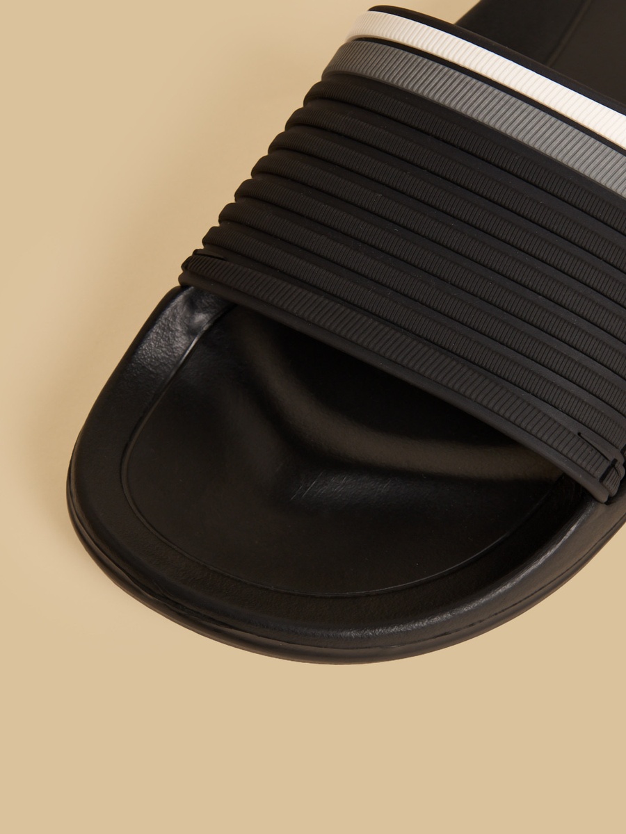 Textured Beach Slippers