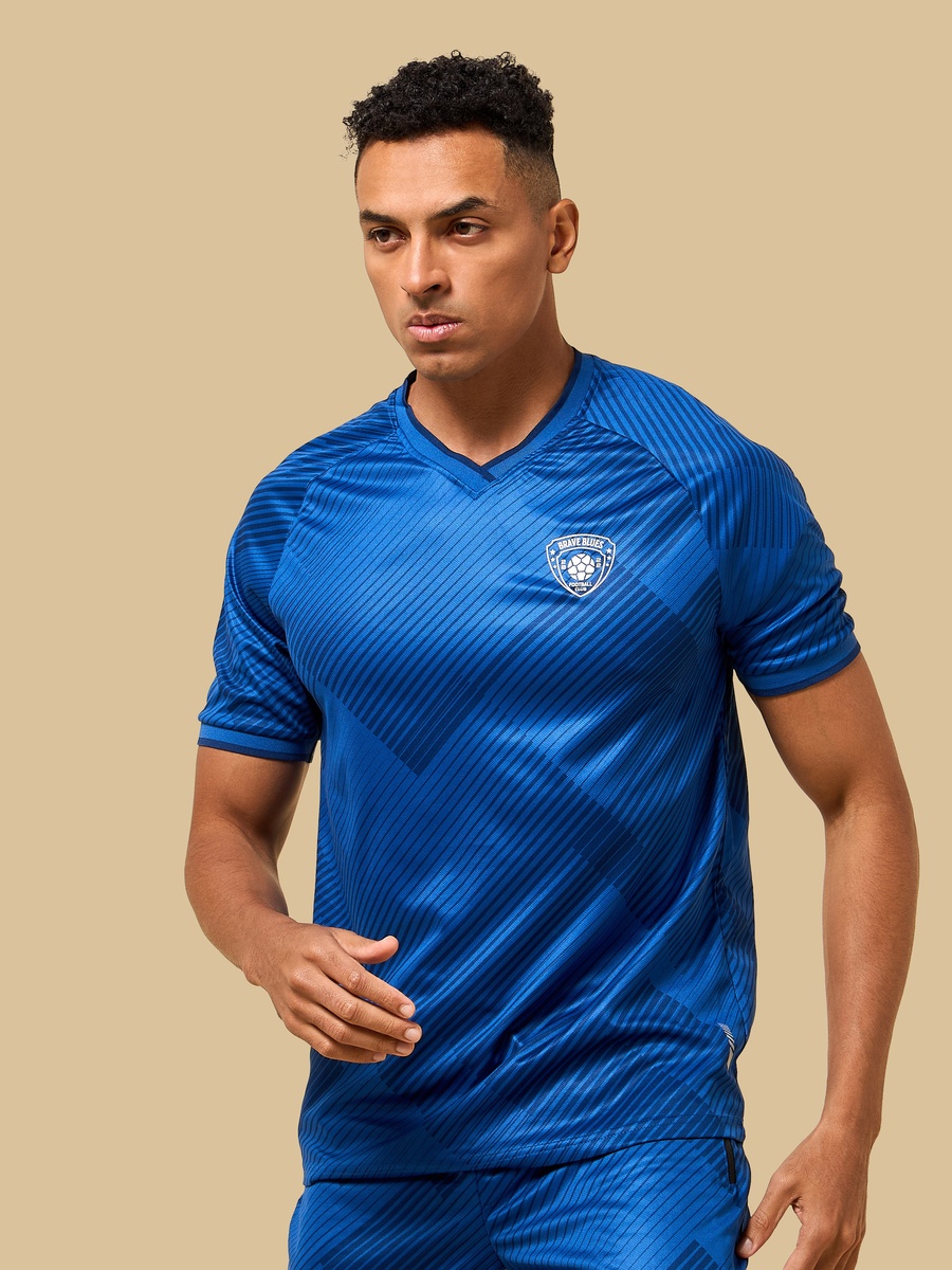 Brave Blues Print V Neck T-Shirt