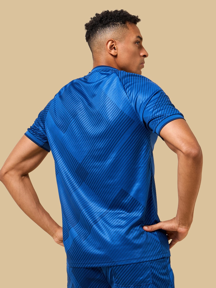Brave Blues Print V Neck T-Shirt