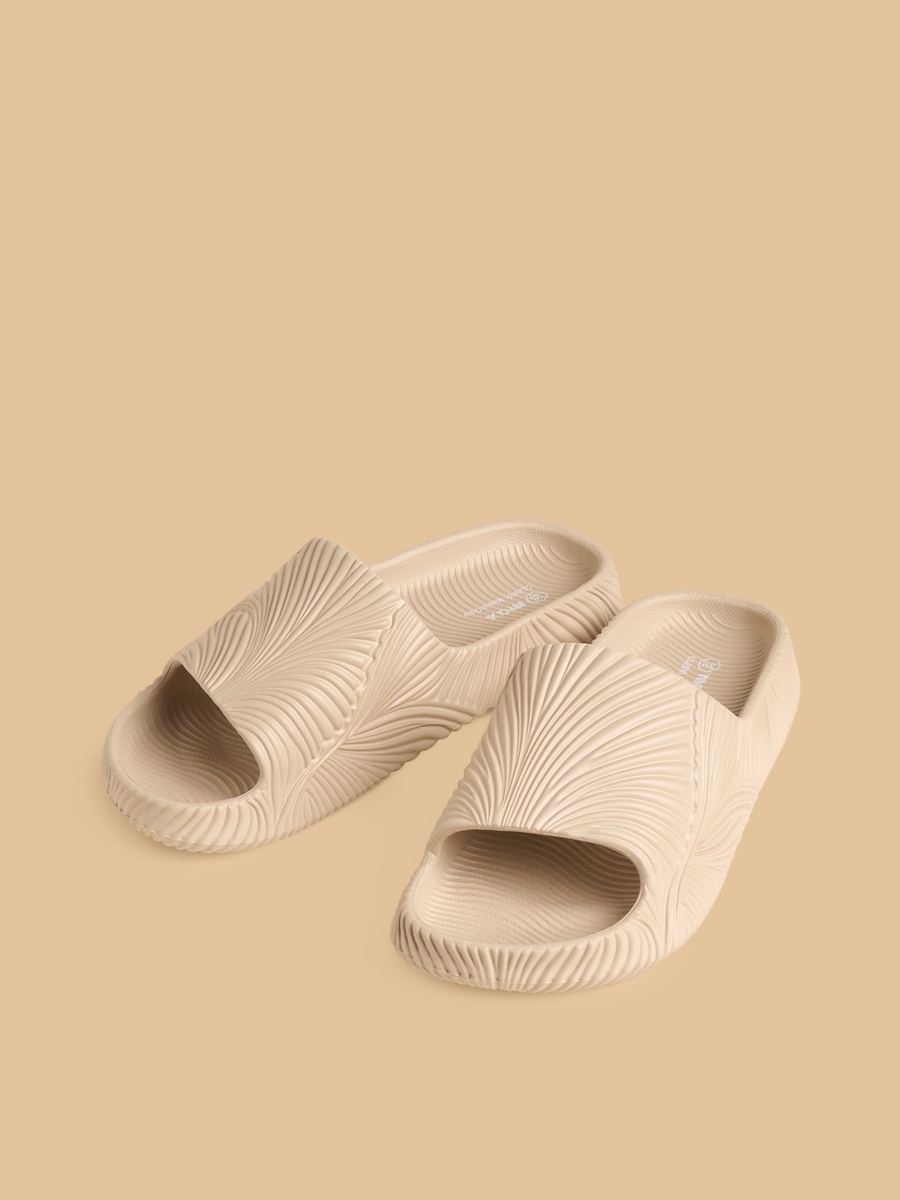 Textured Beach Slippers