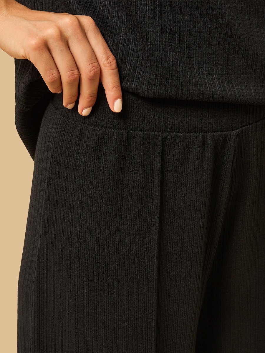 Textured Wide Leg Pants
