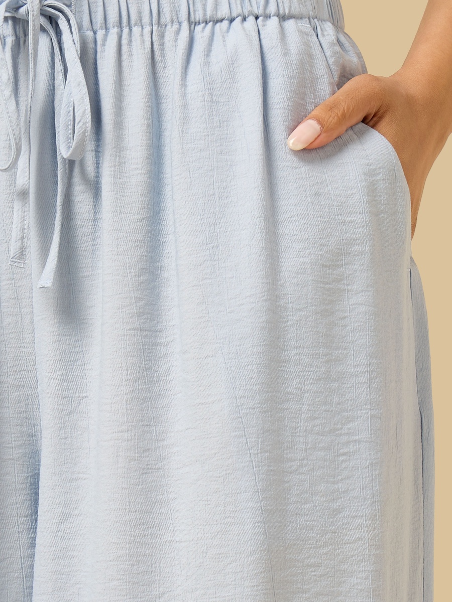 Textured Wide Leg Pants