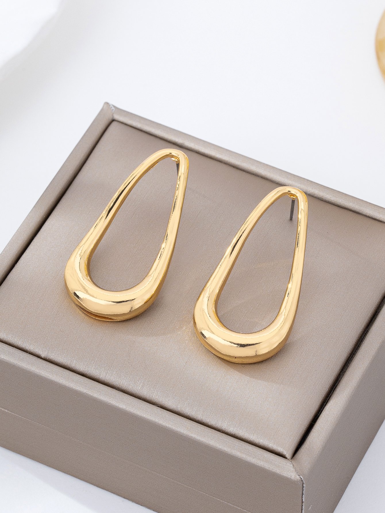 Gold Plain Earrings