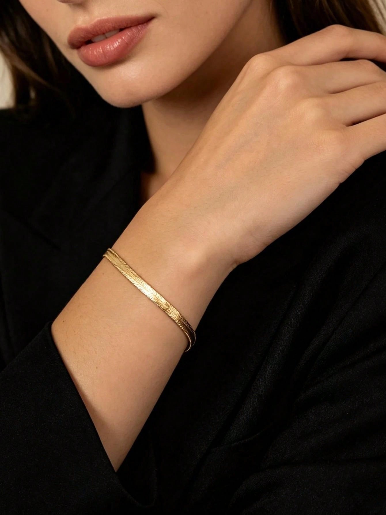 Gold Link Bracelet - Simple Everyday Style.