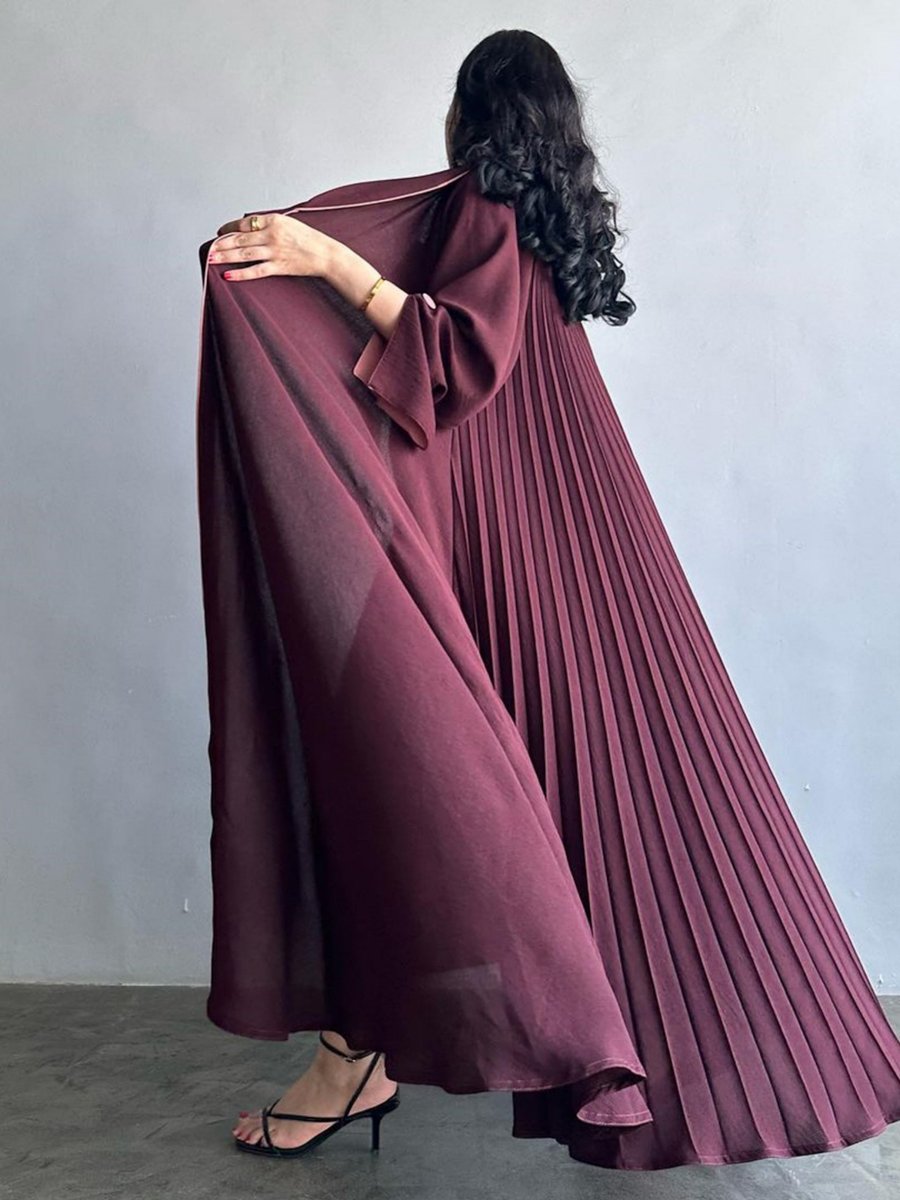 عباية مطوية بياقة شال بلون بورغندي
