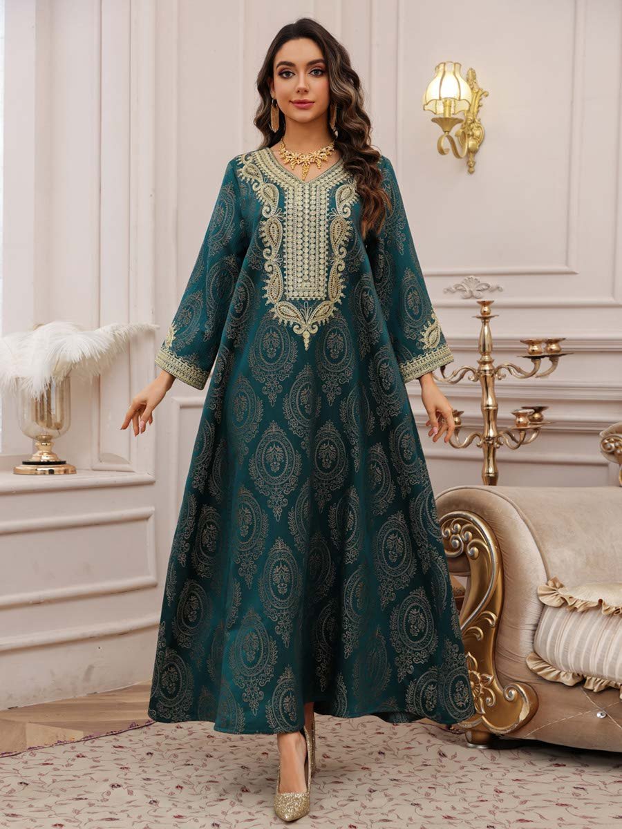 جلابية بتطريزات زهور والمرايا