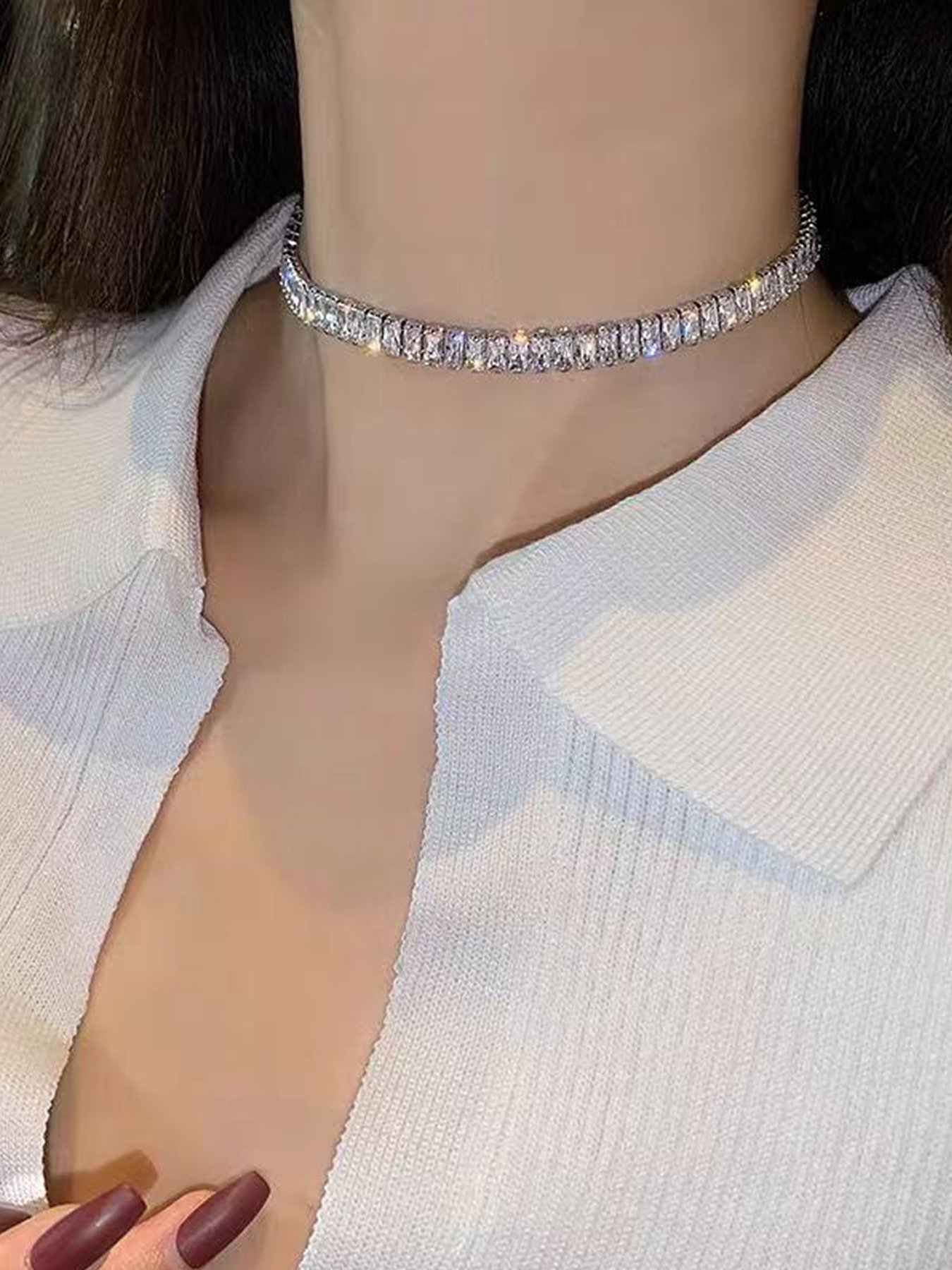 قلادة سلسلة باللون الفضي