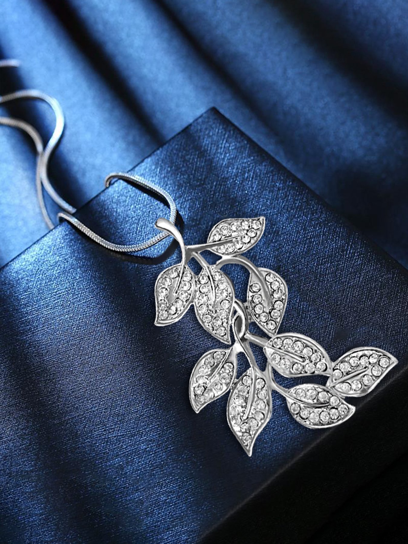 Silver Leaf Pendant Necklace