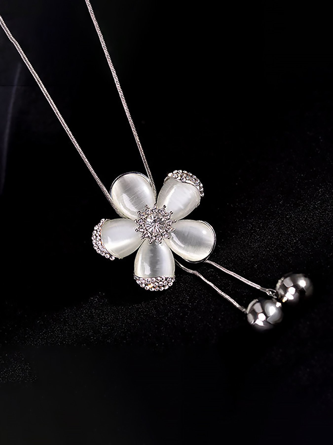 Silver Flower Pendant Necklace