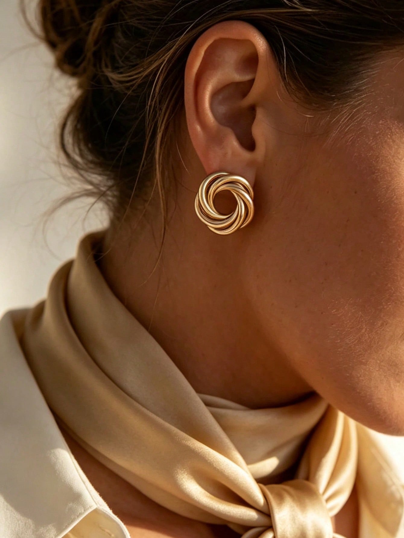Gold Intertwined Circle Stud Earrings for Everyday Wear