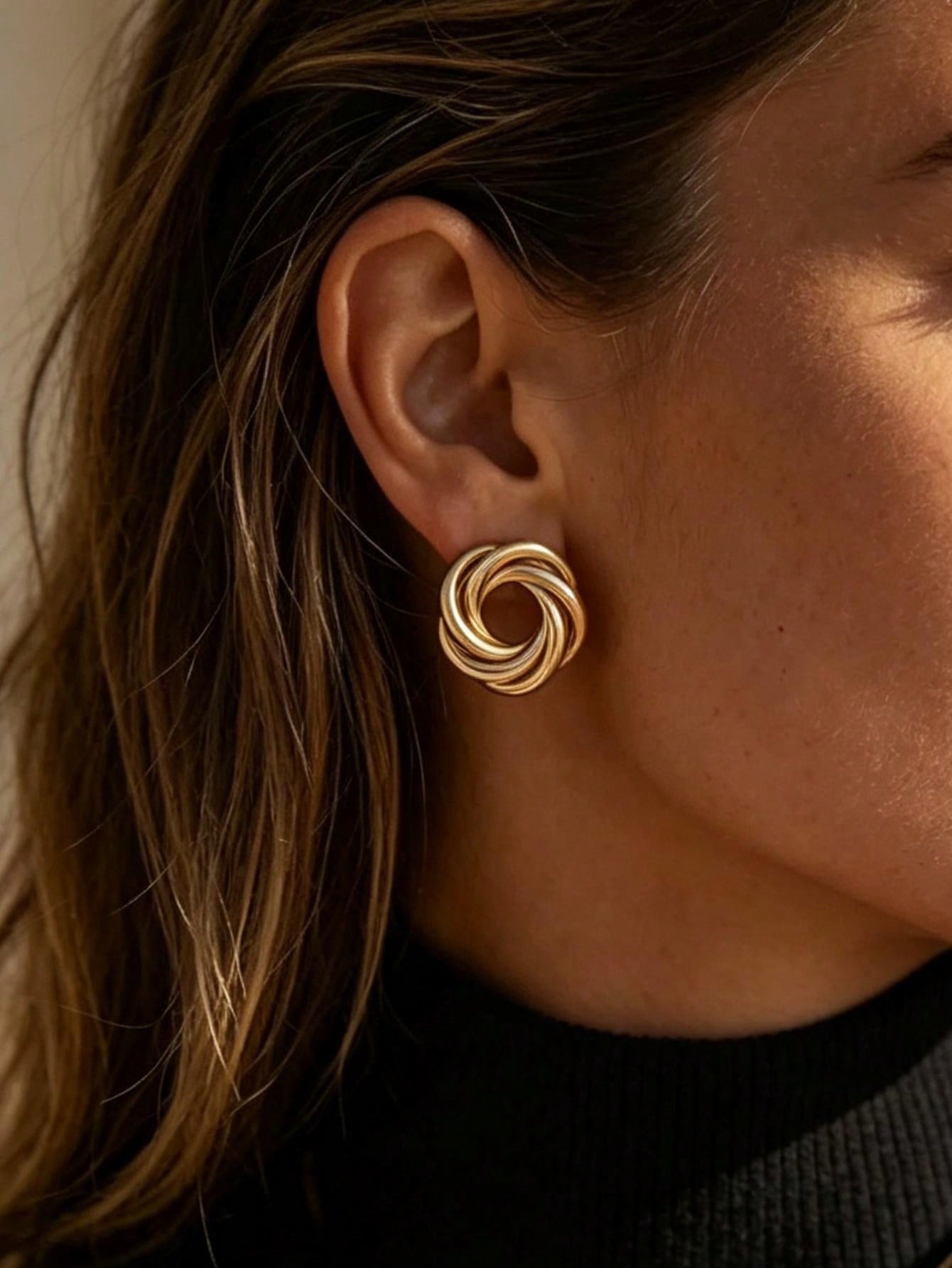 Gold Intertwined Circle Stud Earrings for Everyday Wear