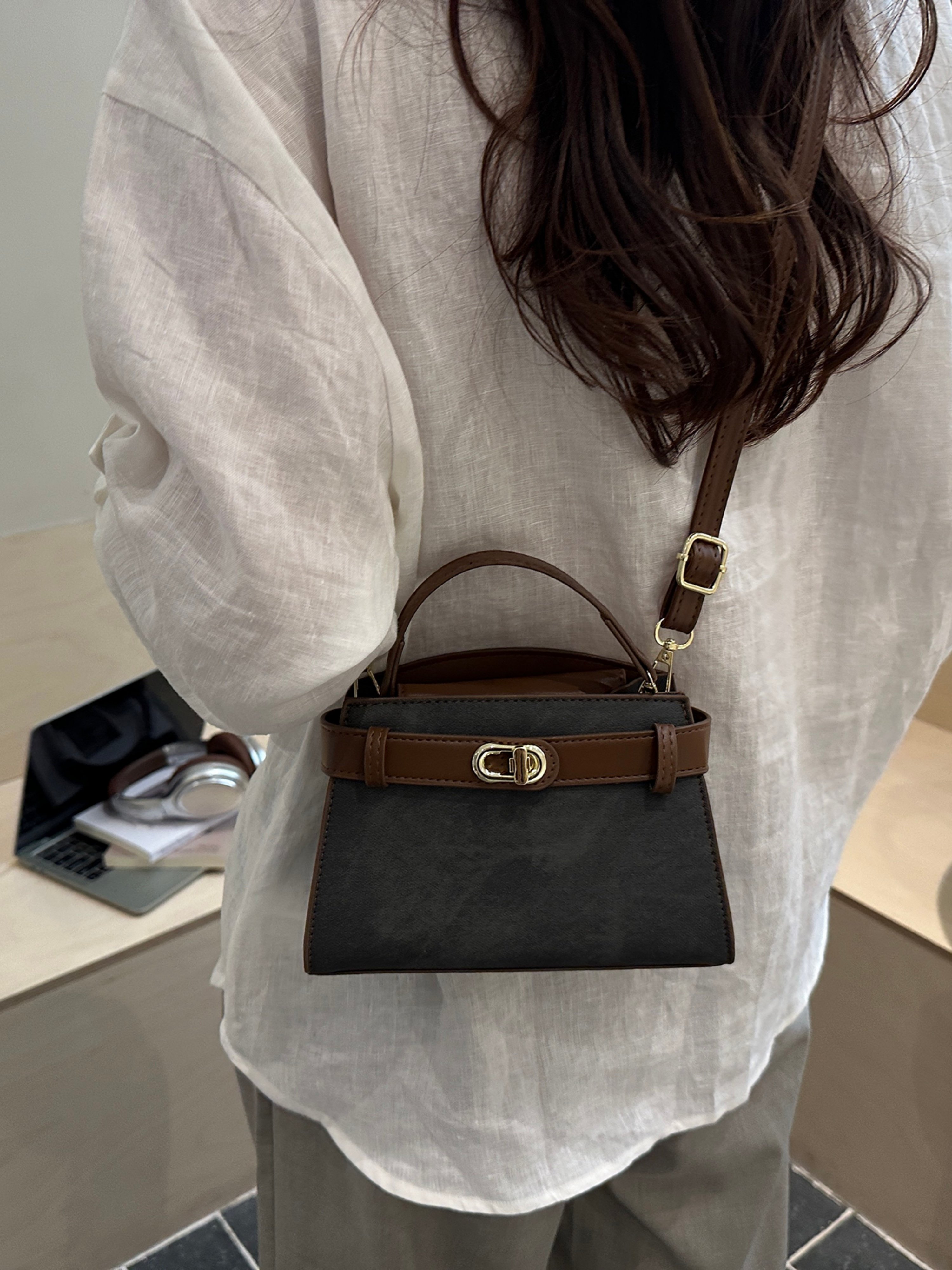 Black Solid Handbag 