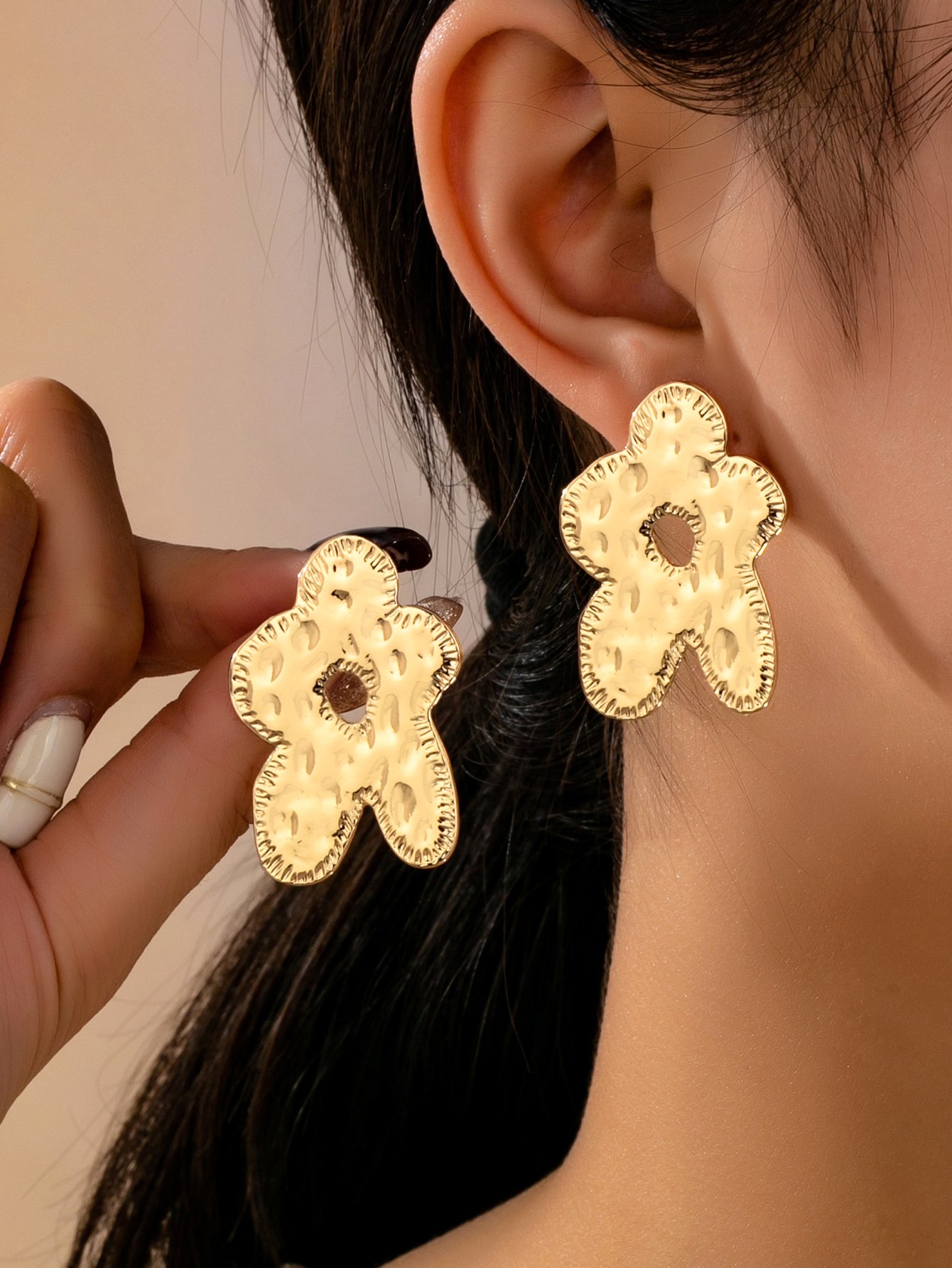 Gold Hammered Flower Stud Earrings for Women - Casual  Style