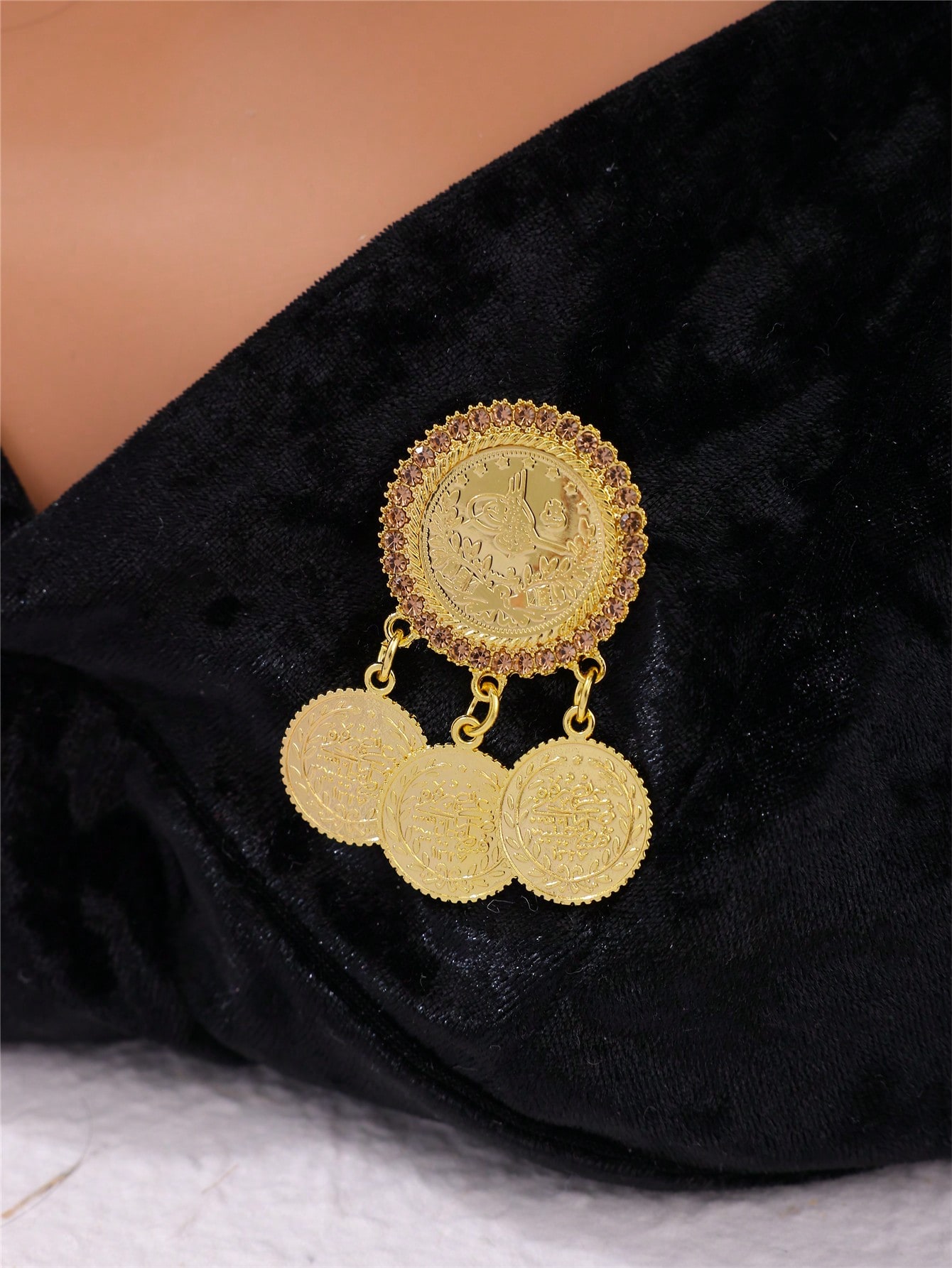 2pcs Gold Rhinestone Brooches