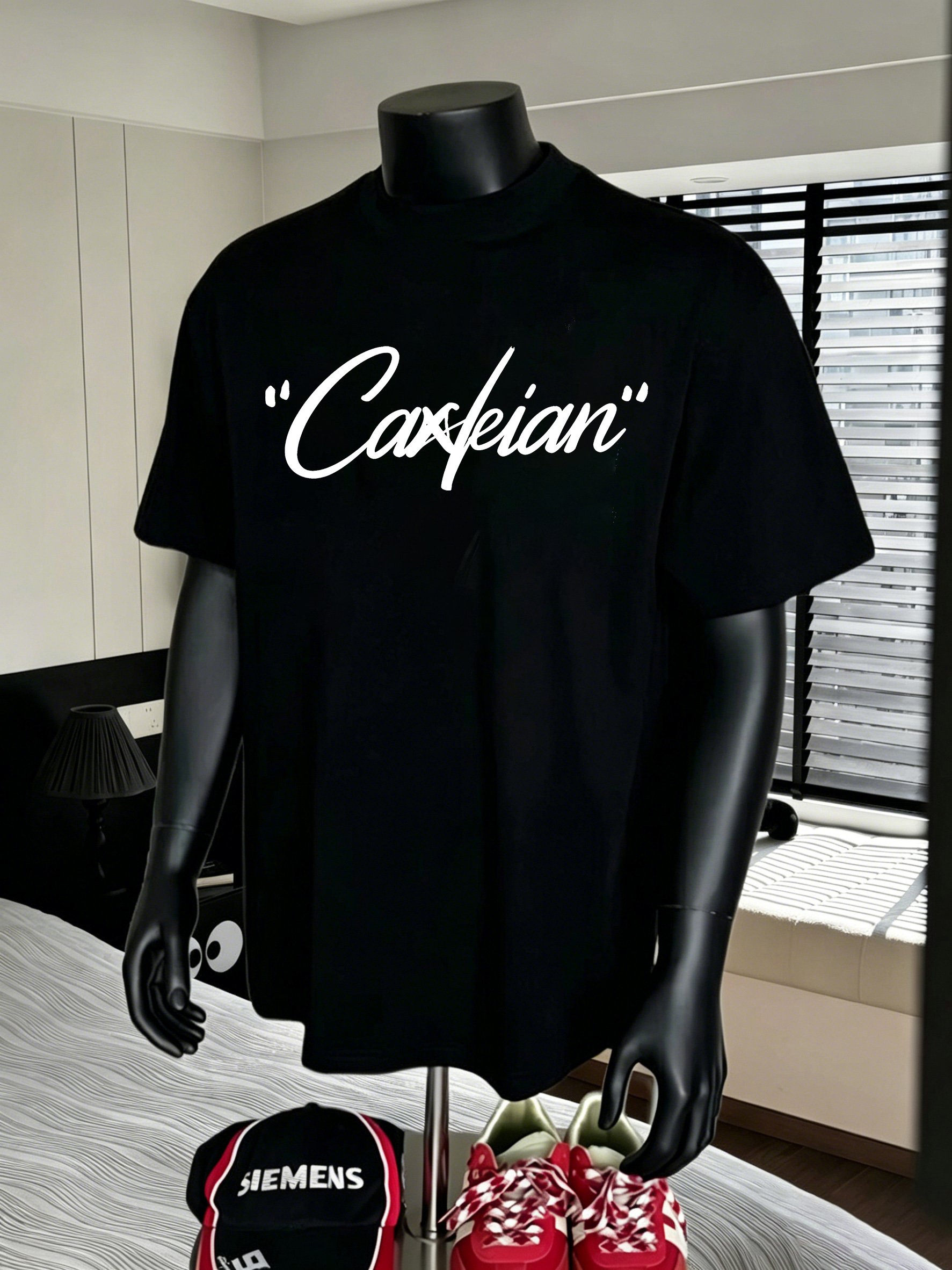 Men Black Script Print Short Sleeve Round Neck T-Shirt