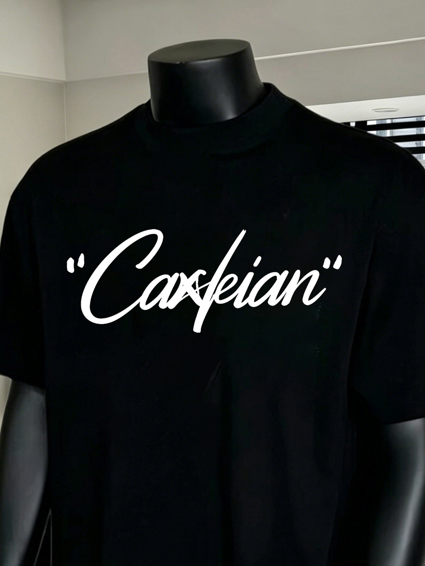 Men Black Script Print Short Sleeve Round Neck T-Shirt
