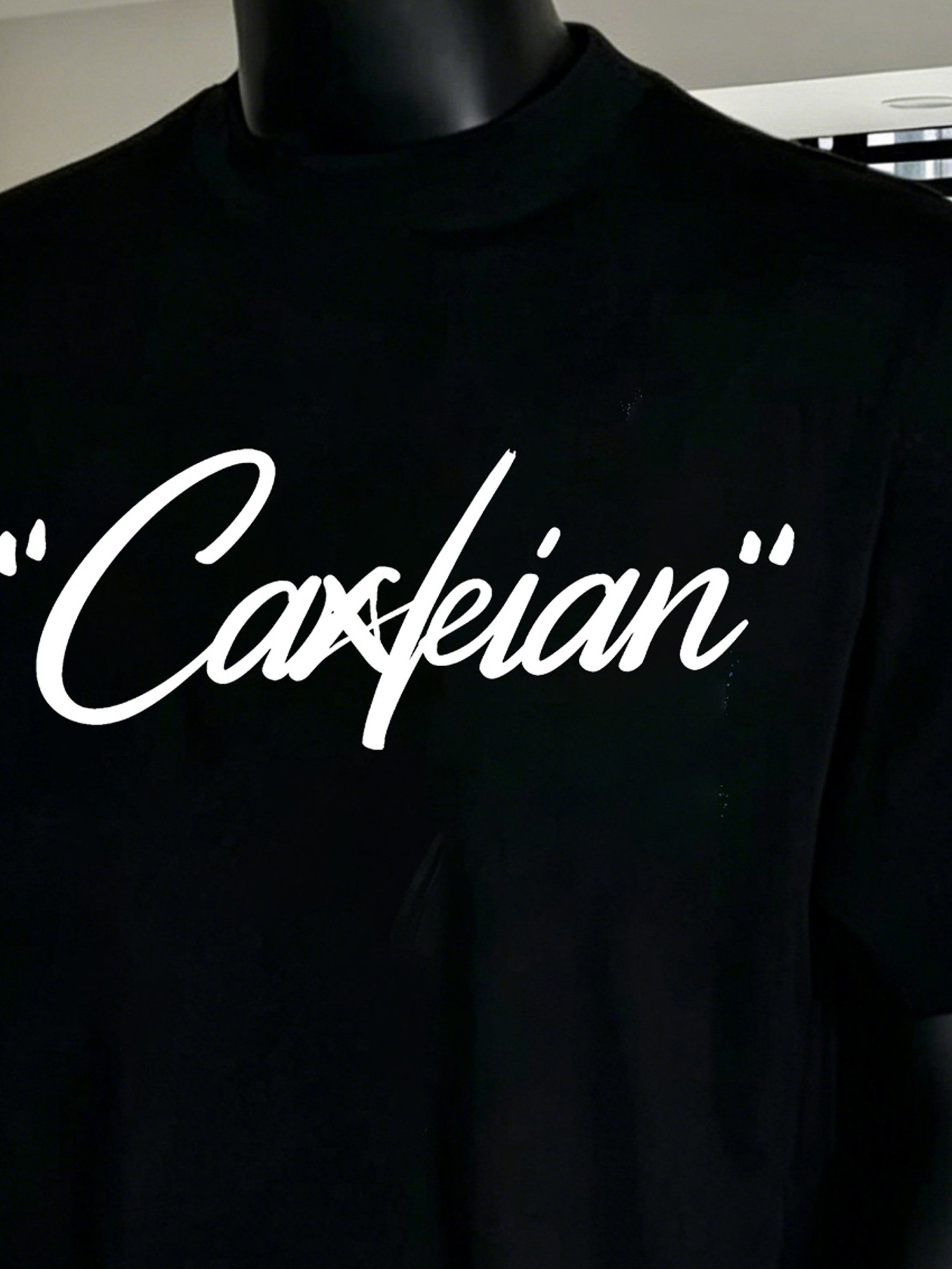 Men Black Script Print Short Sleeve Round Neck T-Shirt