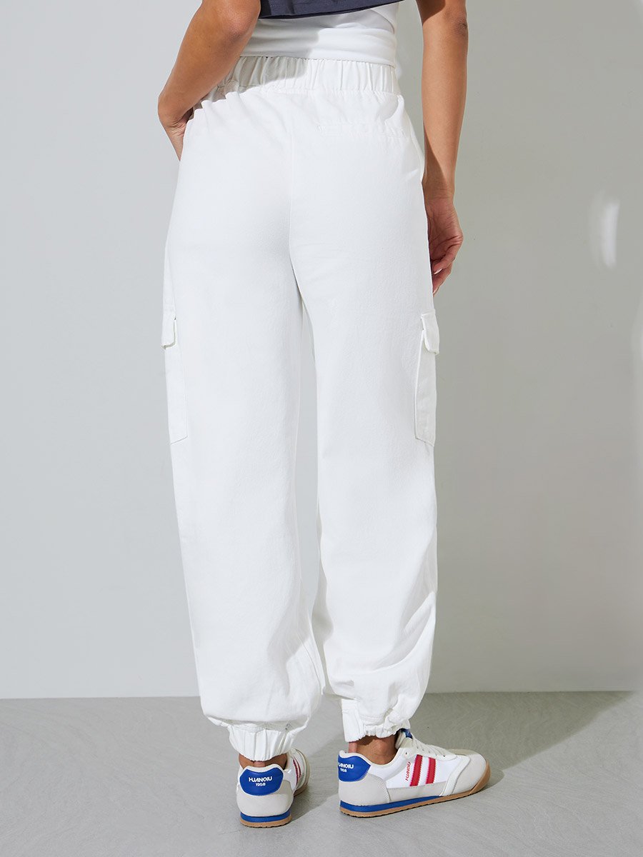 White Solid Mid-Rise Cuffed Cargo Jeans