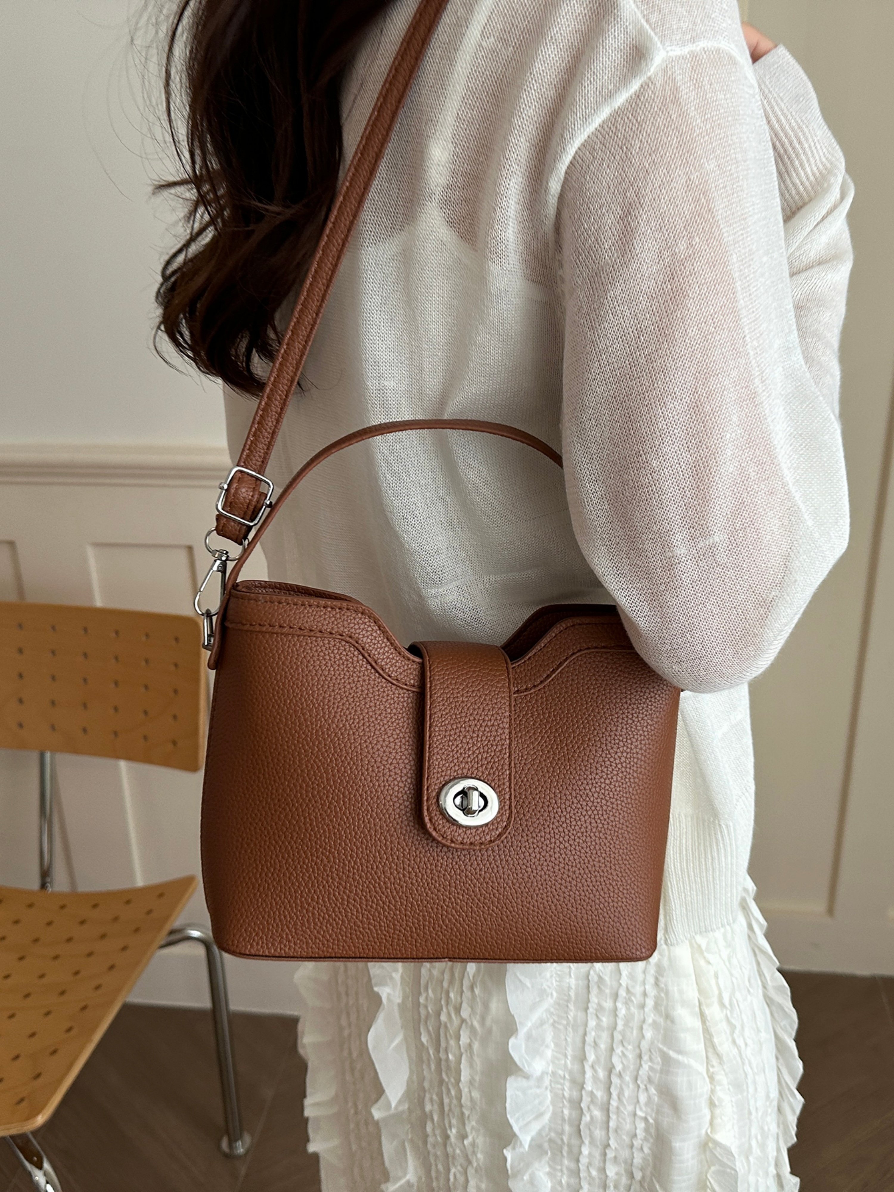 Brown Texture Handbag with Magnetic Closure